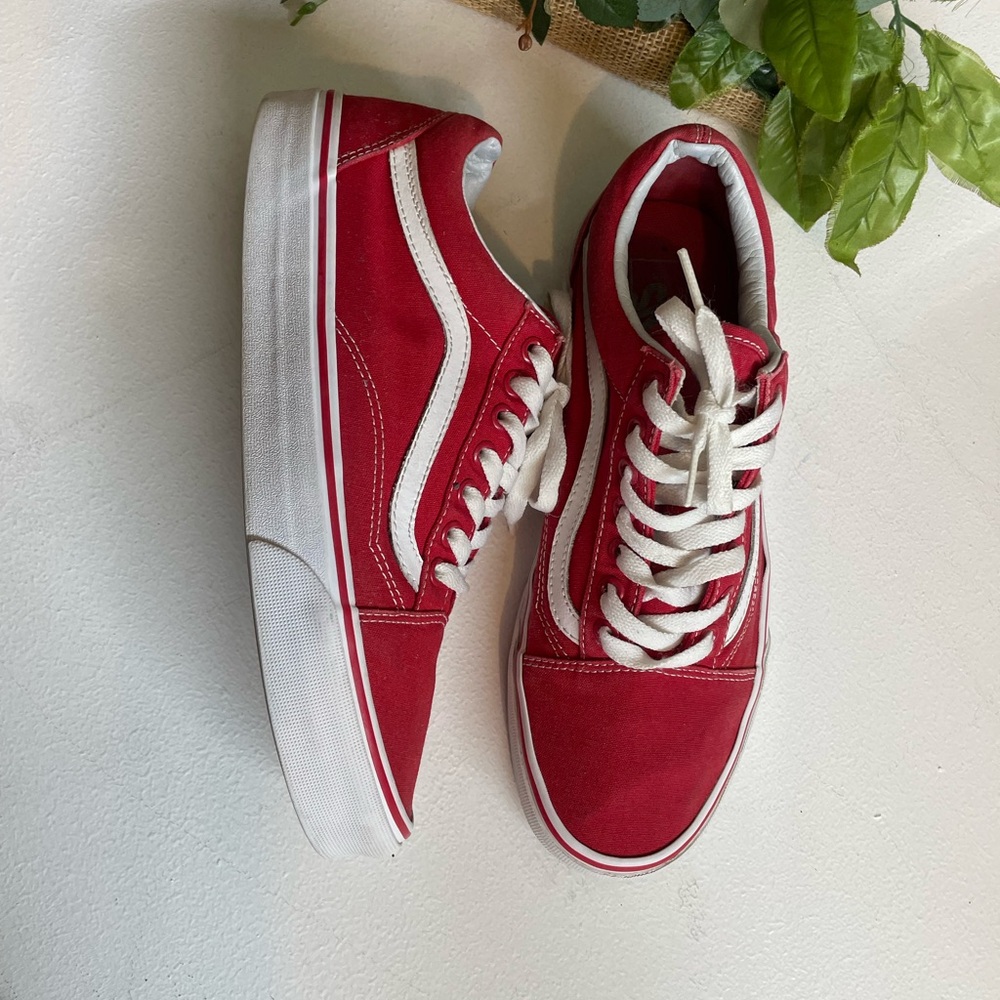 Vans Women's Red and White Sneakers